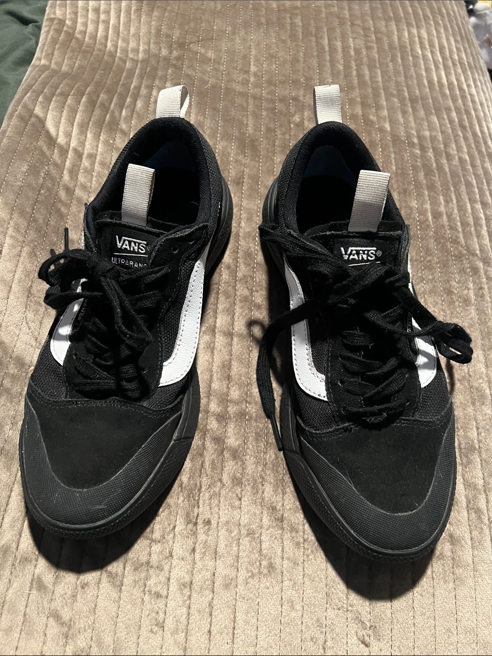 Vans Black and White Low-Top Sneakers with Side Stripe